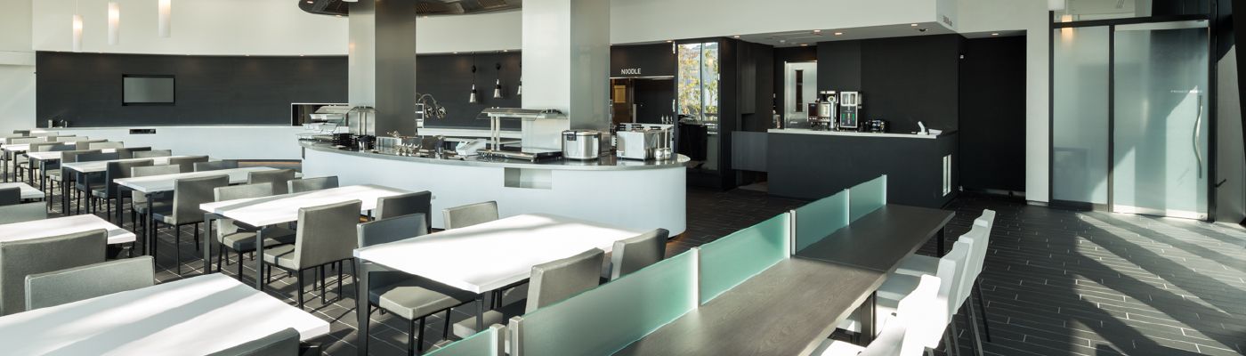 Café & Dining